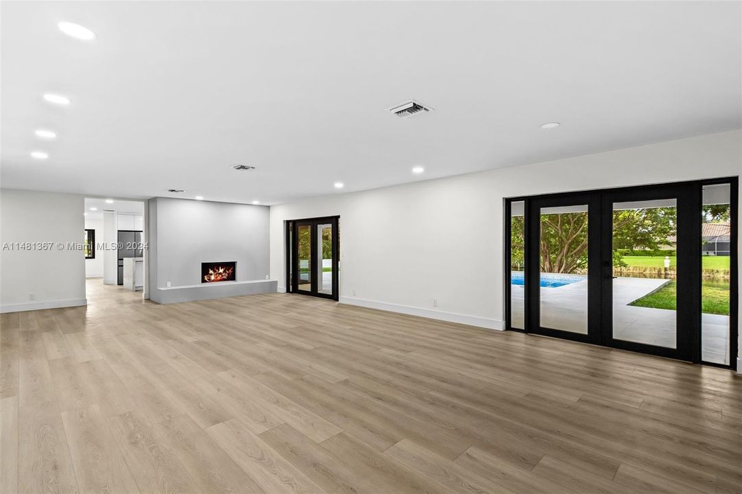 Active With Contract: $1,695,000 (4 beds, 3 baths, 4079 Square Feet)