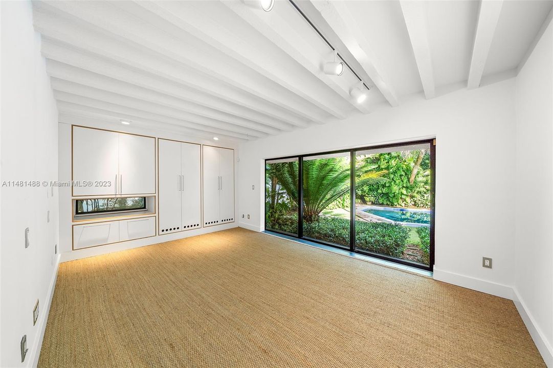 Недавно продано: $4,500,000 (3 спален, 3 ванн, 2409 Квадратных фут)