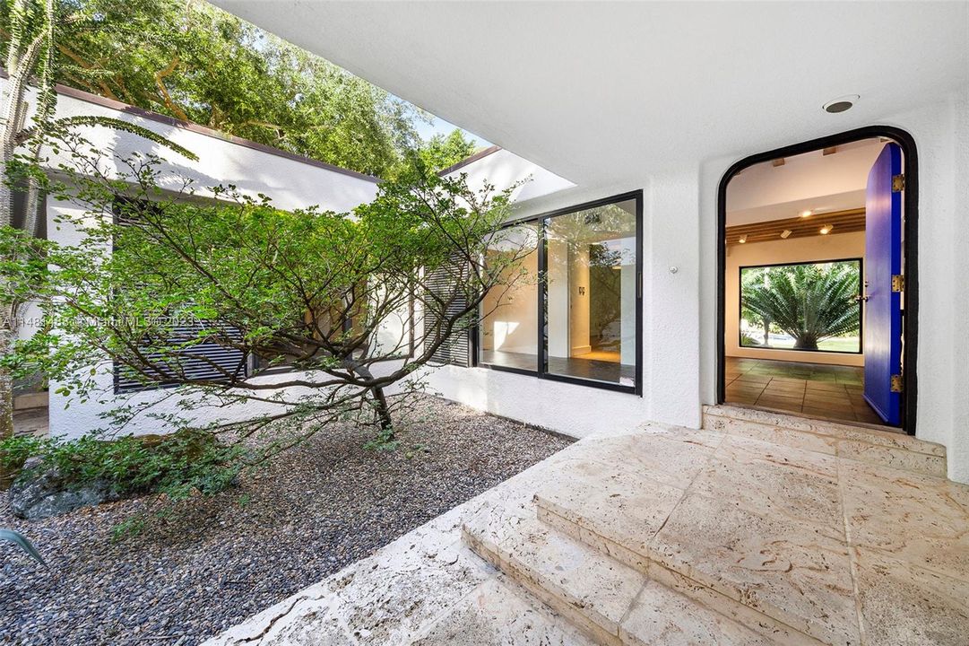 Недавно продано: $4,500,000 (3 спален, 3 ванн, 2409 Квадратных фут)