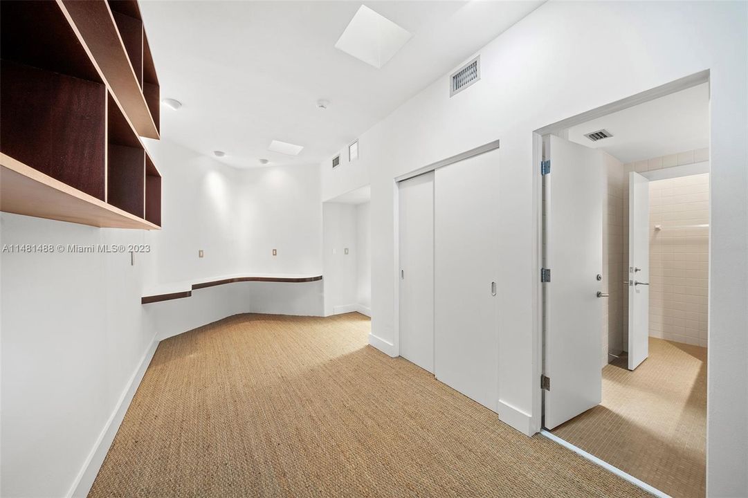 Недавно продано: $4,500,000 (3 спален, 3 ванн, 2409 Квадратных фут)