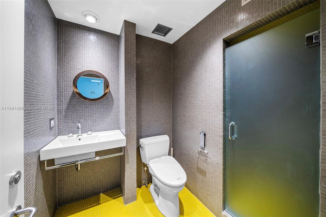 Недавно продано: $4,500,000 (3 спален, 3 ванн, 2409 Квадратных фут)