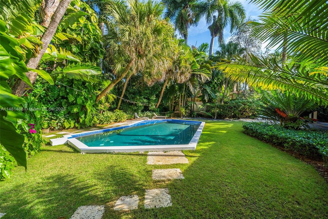 Недавно продано: $4,500,000 (3 спален, 3 ванн, 2409 Квадратных фут)