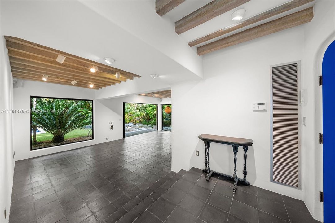 Недавно продано: $4,500,000 (3 спален, 3 ванн, 2409 Квадратных фут)