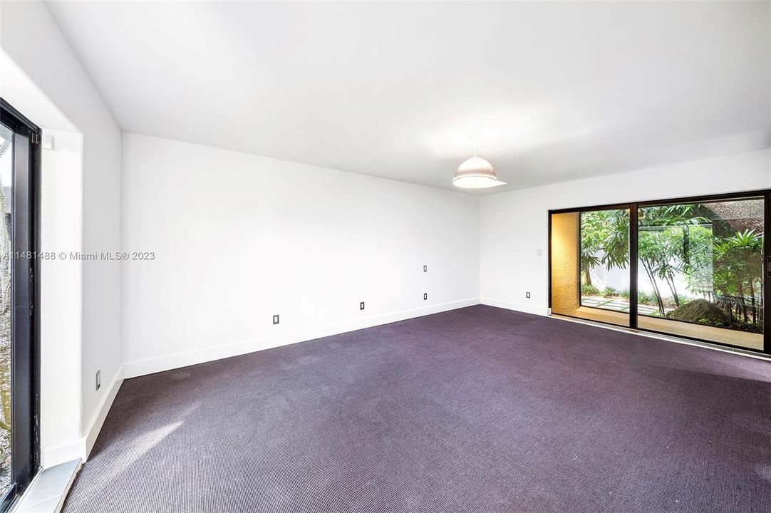 Недавно продано: $4,500,000 (3 спален, 3 ванн, 2409 Квадратных фут)