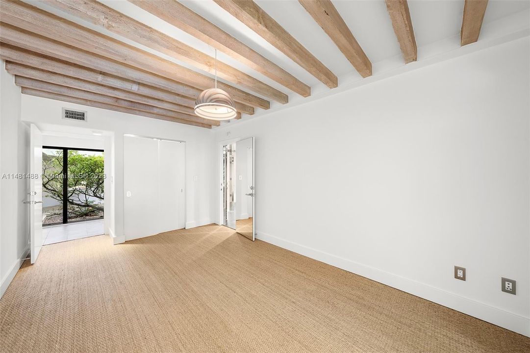 Недавно продано: $4,500,000 (3 спален, 3 ванн, 2409 Квадратных фут)