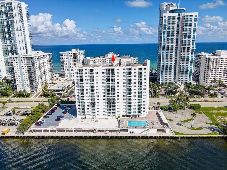 Recently Sold: $354,900 (1 beds, 1 baths, 906 Square Feet)