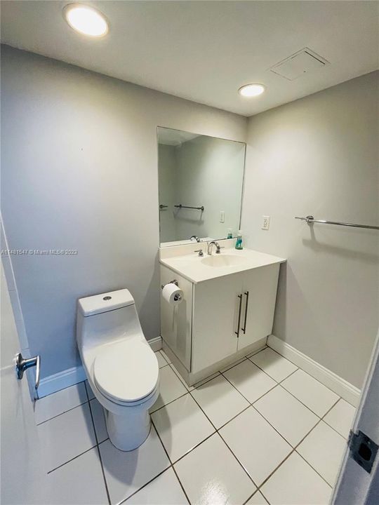 Recently Sold: $354,900 (1 beds, 1 baths, 906 Square Feet)