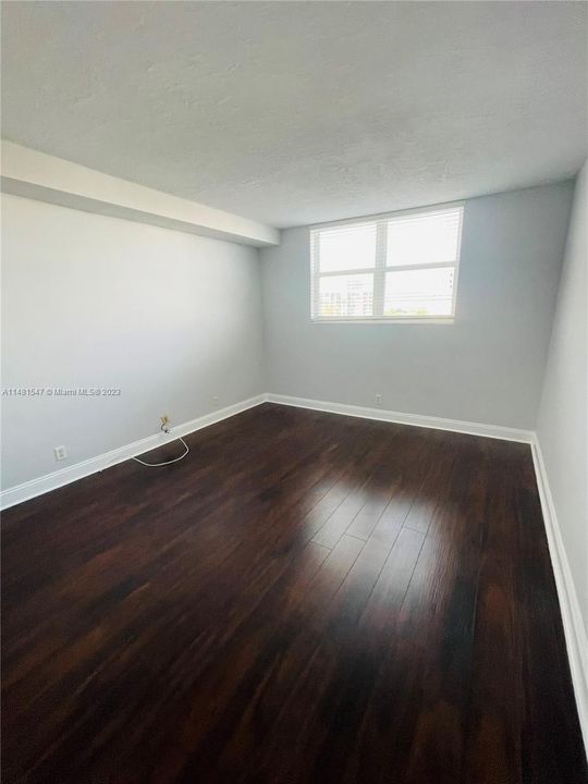 Recently Sold: $354,900 (1 beds, 1 baths, 906 Square Feet)