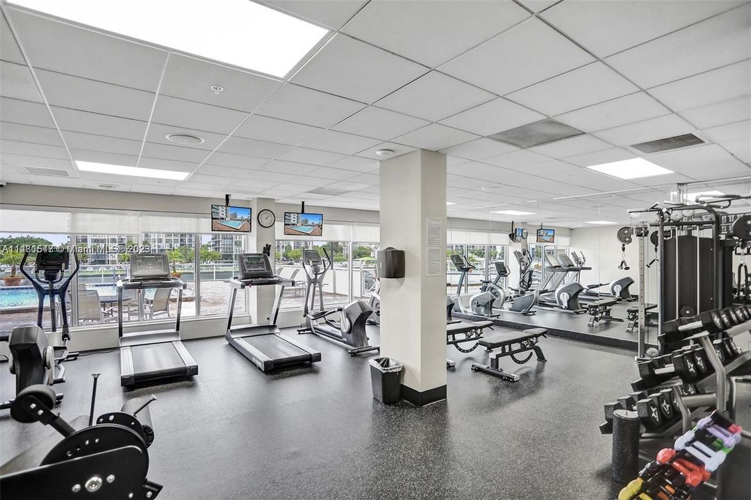 Recently Sold: $354,900 (1 beds, 1 baths, 906 Square Feet)