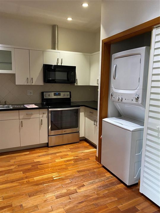 Active With Contract: $5,000 (2 beds, 2 baths, 1450 Square Feet)