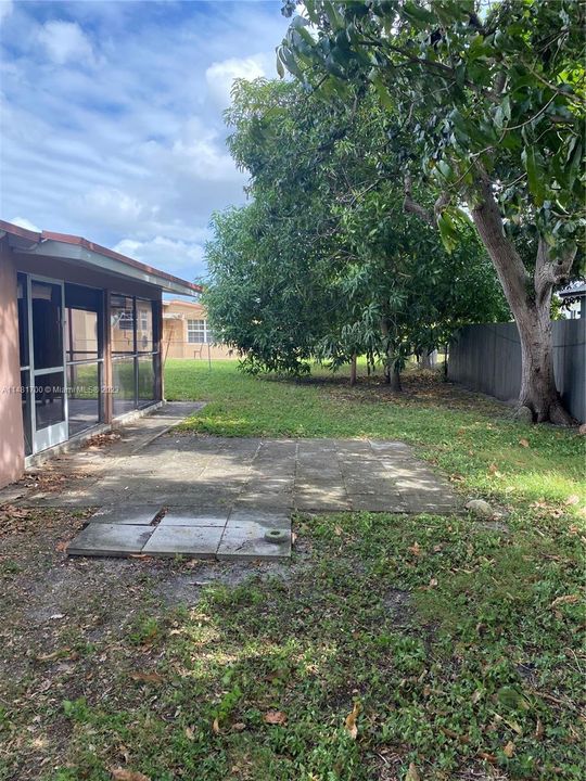 Recently Rented: $3,900 (4 beds, 2 baths, 1742 Square Feet)