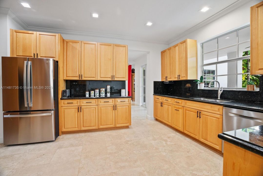 Vendido Recientemente: $3,995,000 (6 camas, 6 baños, 4142 Pies cuadrados)