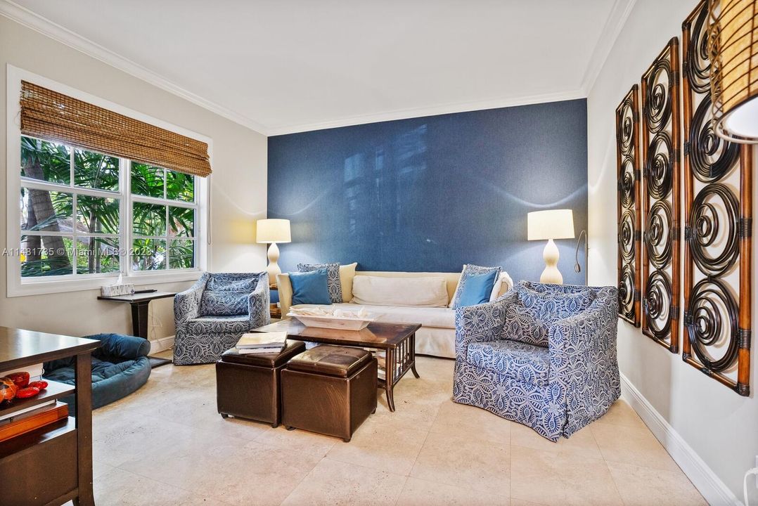 Vendido Recientemente: $3,995,000 (6 camas, 6 baños, 4142 Pies cuadrados)