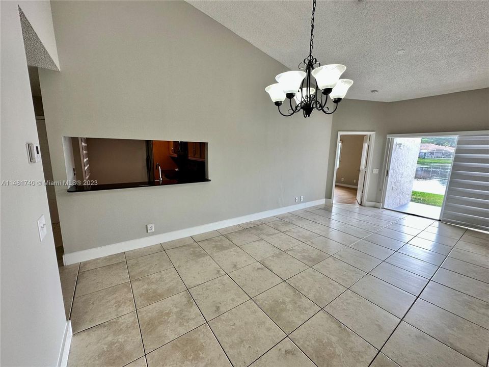 Recientemente alquilado: $2,500 (3 camas, 2 baños, 1030 Pies cuadrados)