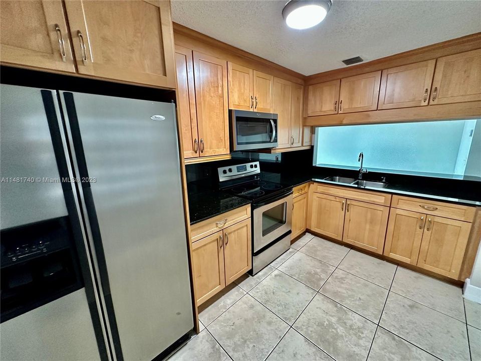 Recientemente alquilado: $2,500 (3 camas, 2 baños, 1030 Pies cuadrados)