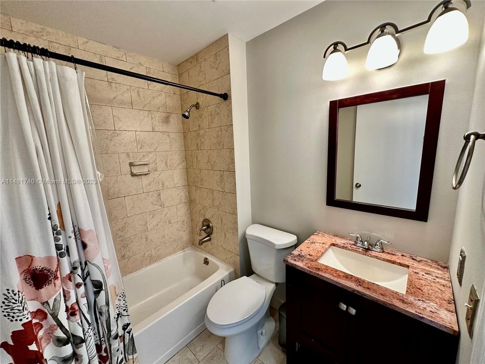 Recientemente alquilado: $2,500 (3 camas, 2 baños, 1030 Pies cuadrados)