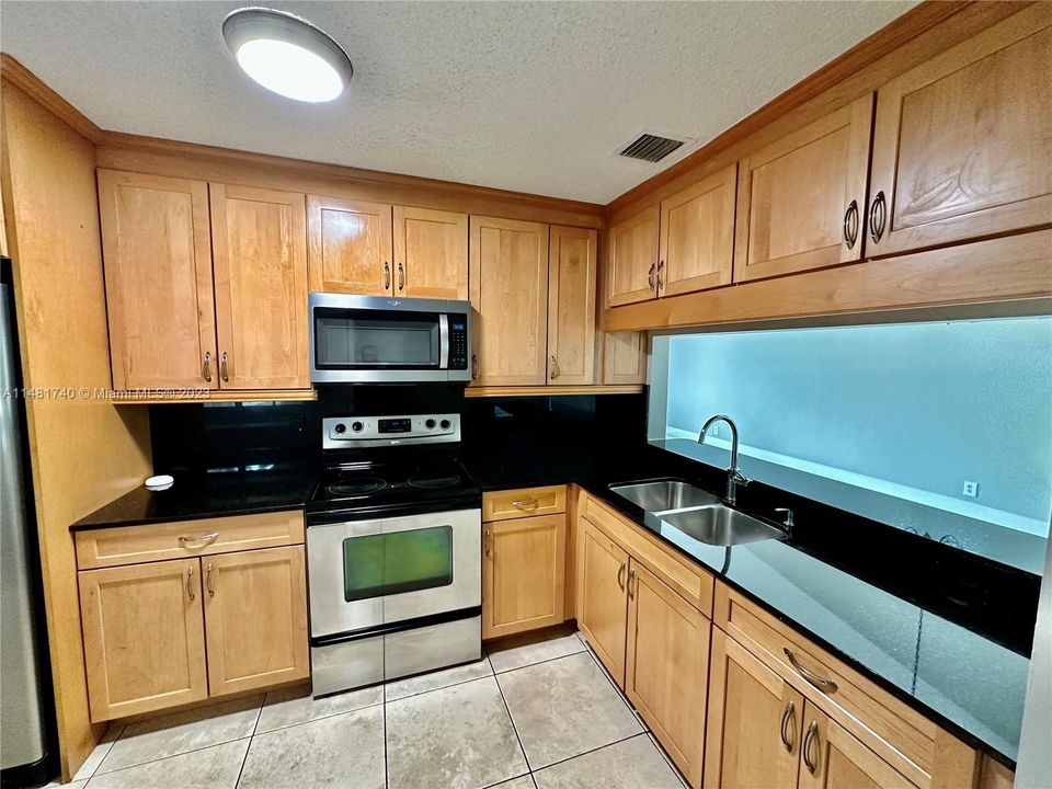 Recientemente alquilado: $2,500 (3 camas, 2 baños, 1030 Pies cuadrados)