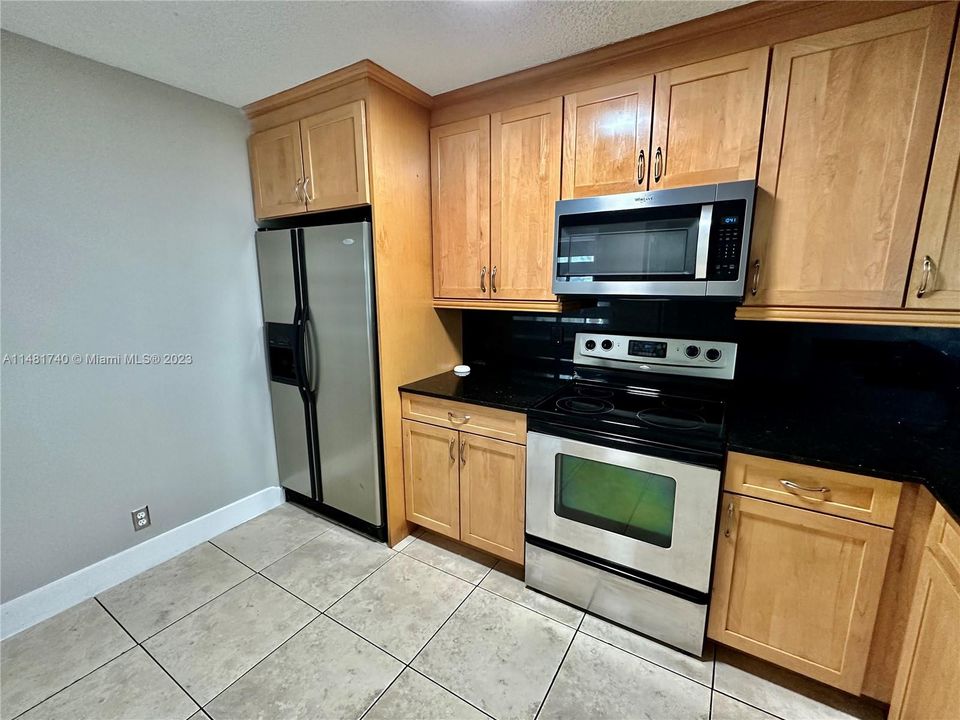 Recientemente alquilado: $2,500 (3 camas, 2 baños, 1030 Pies cuadrados)