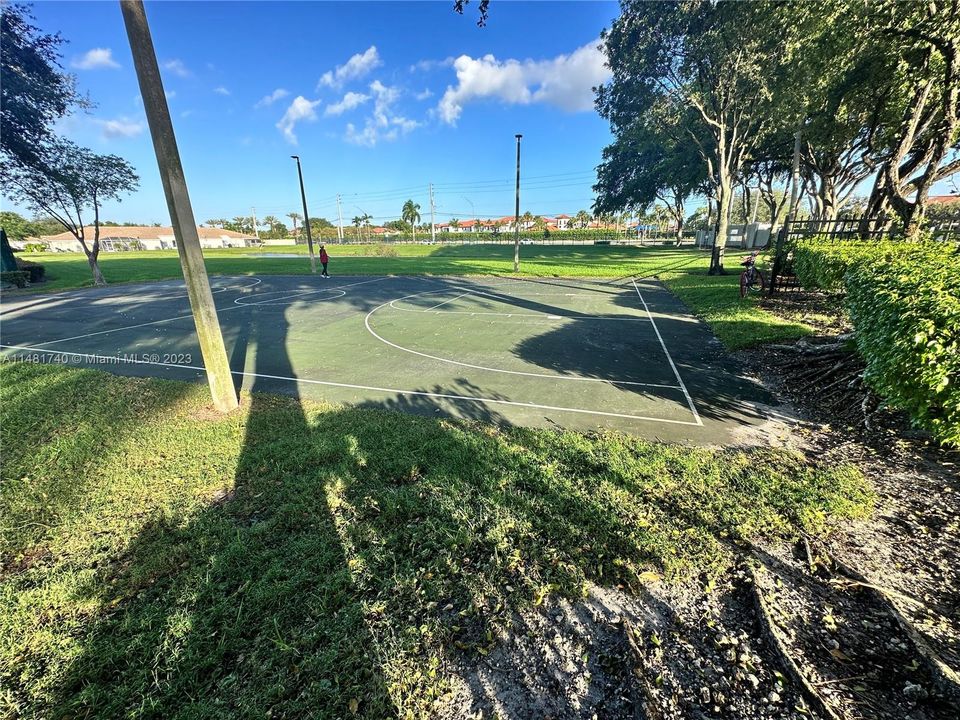 Recientemente alquilado: $2,500 (3 camas, 2 baños, 1030 Pies cuadrados)