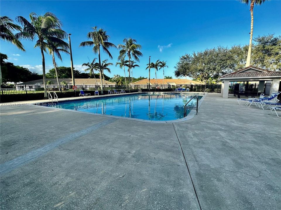 Recientemente alquilado: $2,500 (3 camas, 2 baños, 1030 Pies cuadrados)