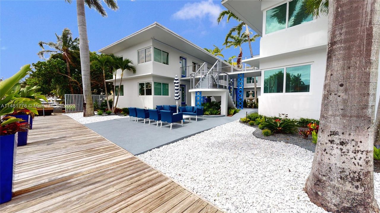 Recently Rented: $2,350 (1 beds, 1 baths, 490 Square Feet)