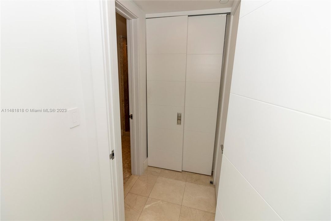 最近租的: $8,700 (2 贝兹, 2 浴室, 1610 平方英尺)