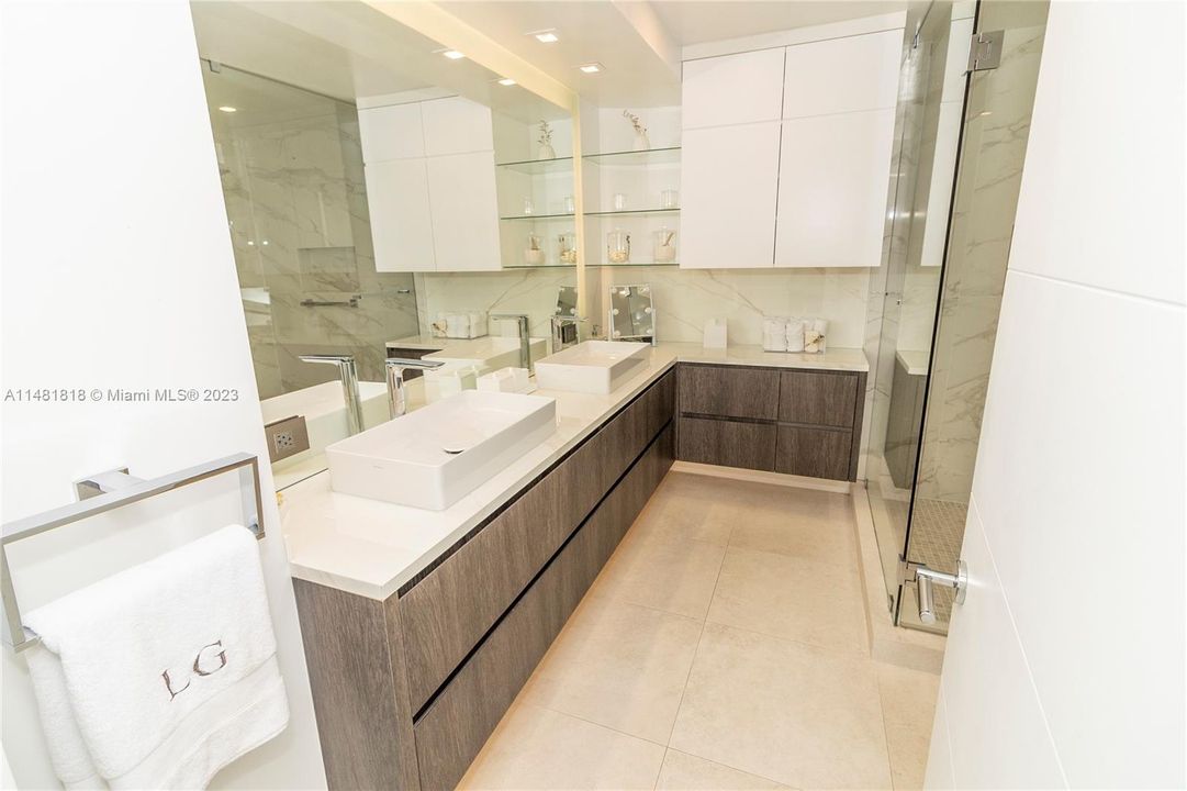 最近租的: $8,700 (2 贝兹, 2 浴室, 1610 平方英尺)