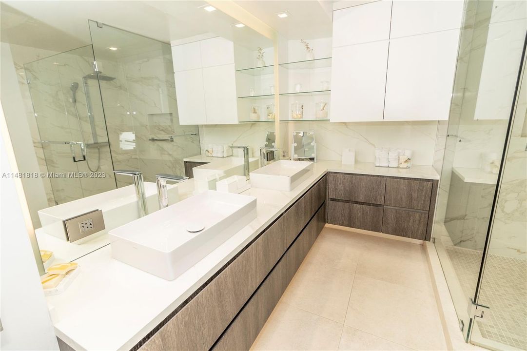 最近租的: $8,700 (2 贝兹, 2 浴室, 1610 平方英尺)