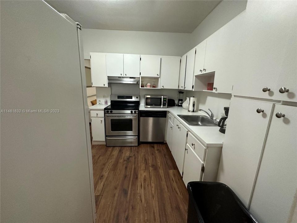 For Rent: $4,500 (4 beds, 2 baths, 1602 Square Feet)