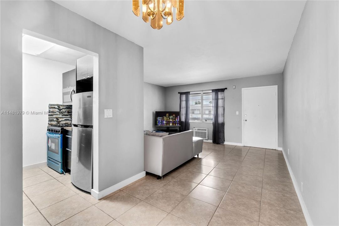 Active With Contract: $109,500 (1 beds, 1 baths, 576 Square Feet)