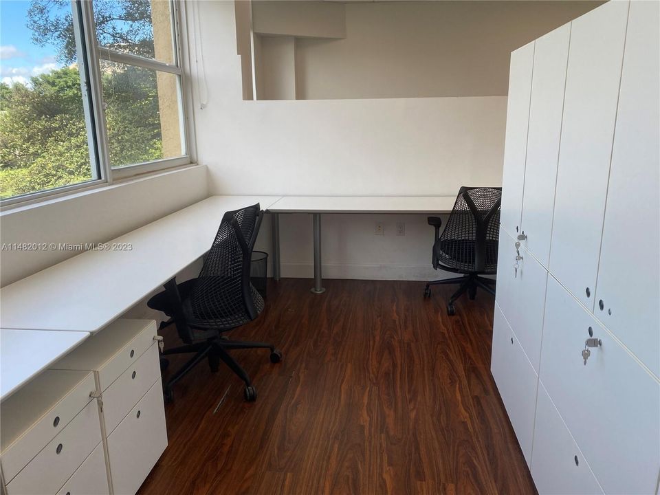 Bullpen area with lots of natural light