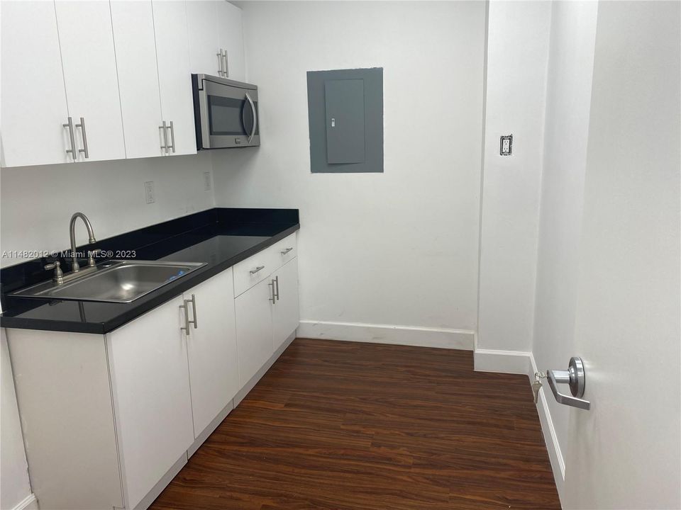 最近租的: $2,841 (0 贝兹, 0 浴室, 0 平方英尺)