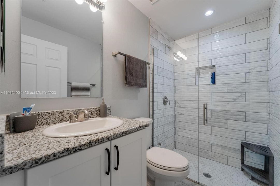 For Sale: $264,900 (2 beds, 2 baths, 1224 Square Feet)