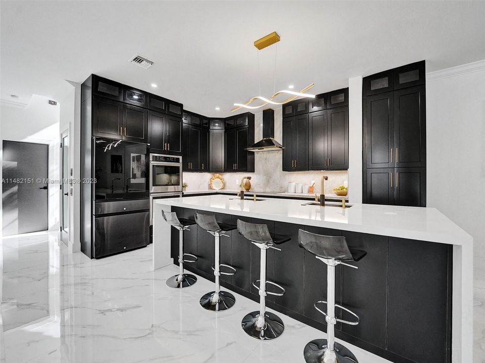 Recently Sold: $1,797,000 (5 beds, 3 baths, 4287 Square Feet)