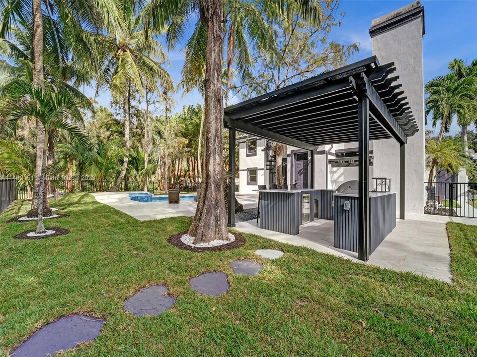 Recently Sold: $1,797,000 (5 beds, 3 baths, 4287 Square Feet)