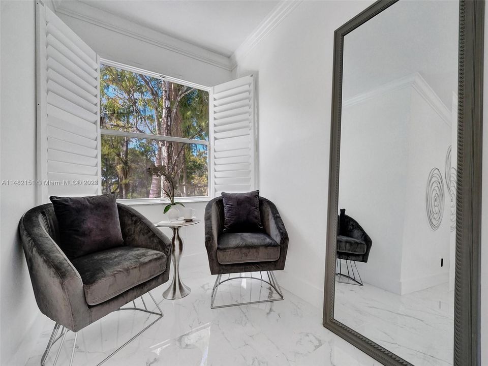 Recently Sold: $1,797,000 (5 beds, 3 baths, 4287 Square Feet)