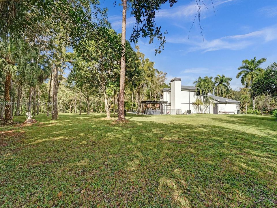 Recently Sold: $1,797,000 (5 beds, 3 baths, 4287 Square Feet)