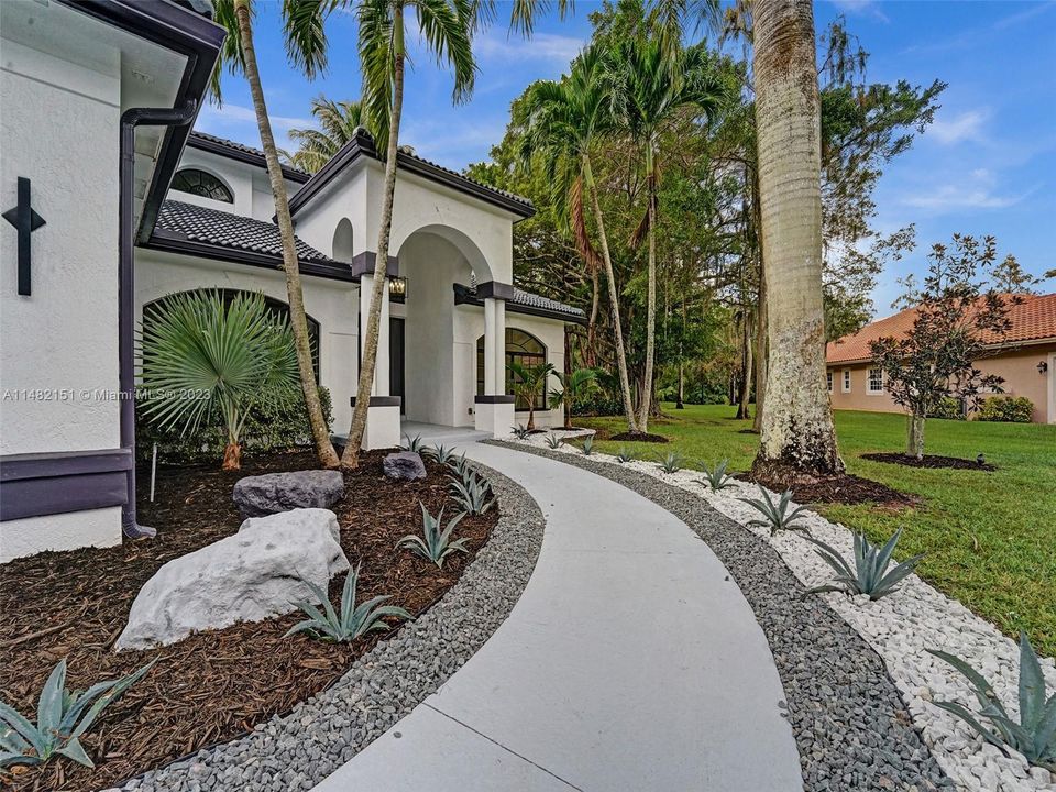 Recently Sold: $1,797,000 (5 beds, 3 baths, 4287 Square Feet)