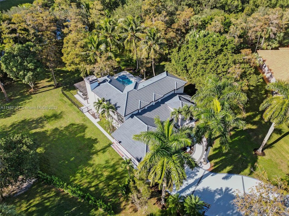 Recently Sold: $1,797,000 (5 beds, 3 baths, 4287 Square Feet)