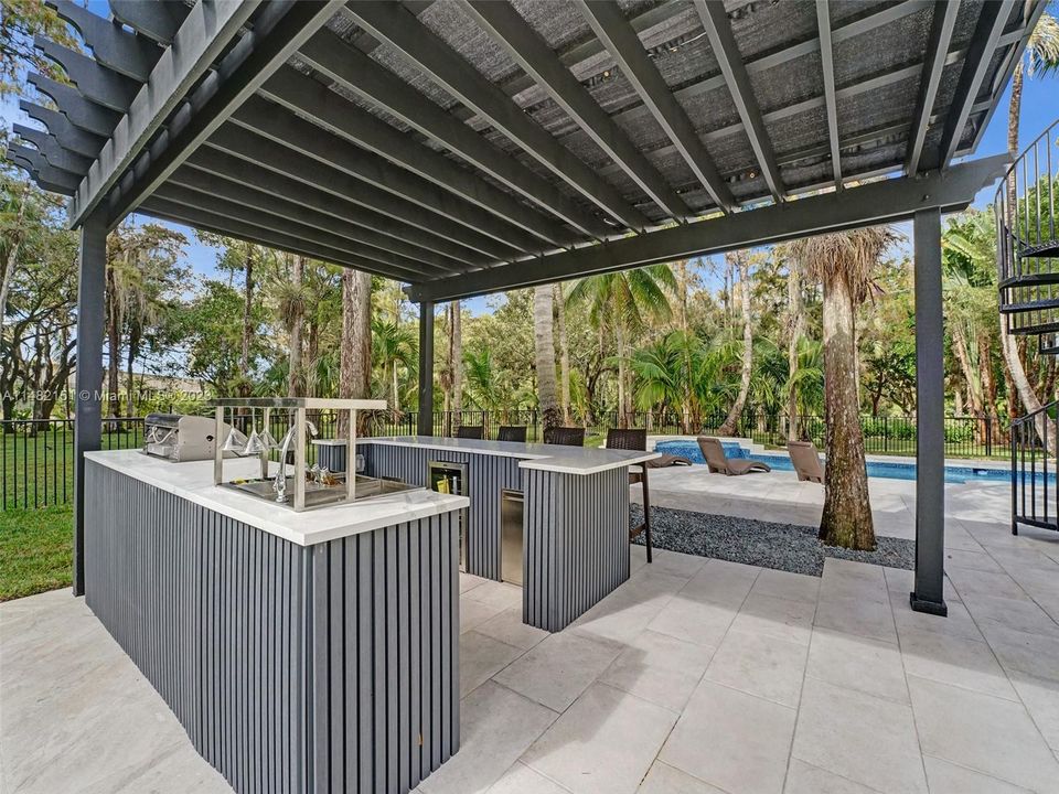 Recently Sold: $1,797,000 (5 beds, 3 baths, 4287 Square Feet)