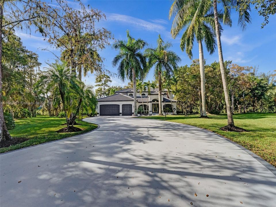 Recently Sold: $1,797,000 (5 beds, 3 baths, 4287 Square Feet)
