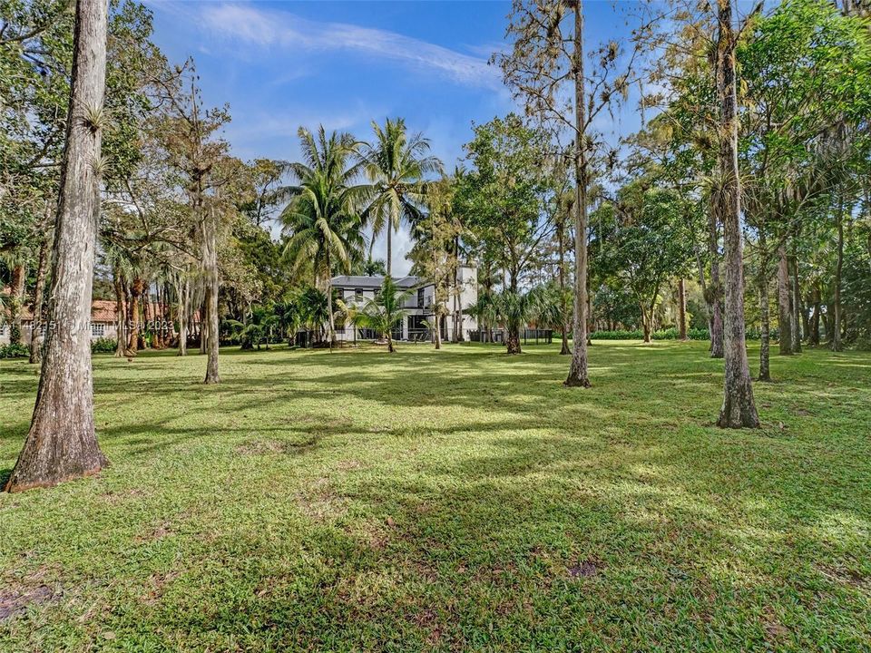 Recently Sold: $1,797,000 (5 beds, 3 baths, 4287 Square Feet)