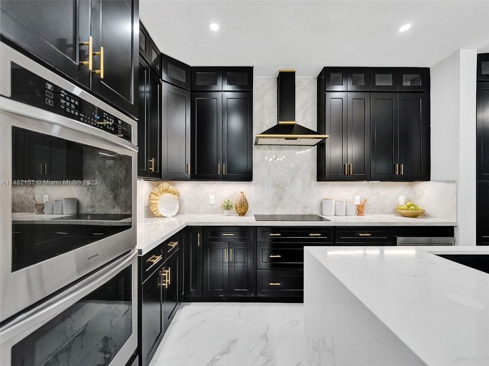 Recently Sold: $1,797,000 (5 beds, 3 baths, 4287 Square Feet)