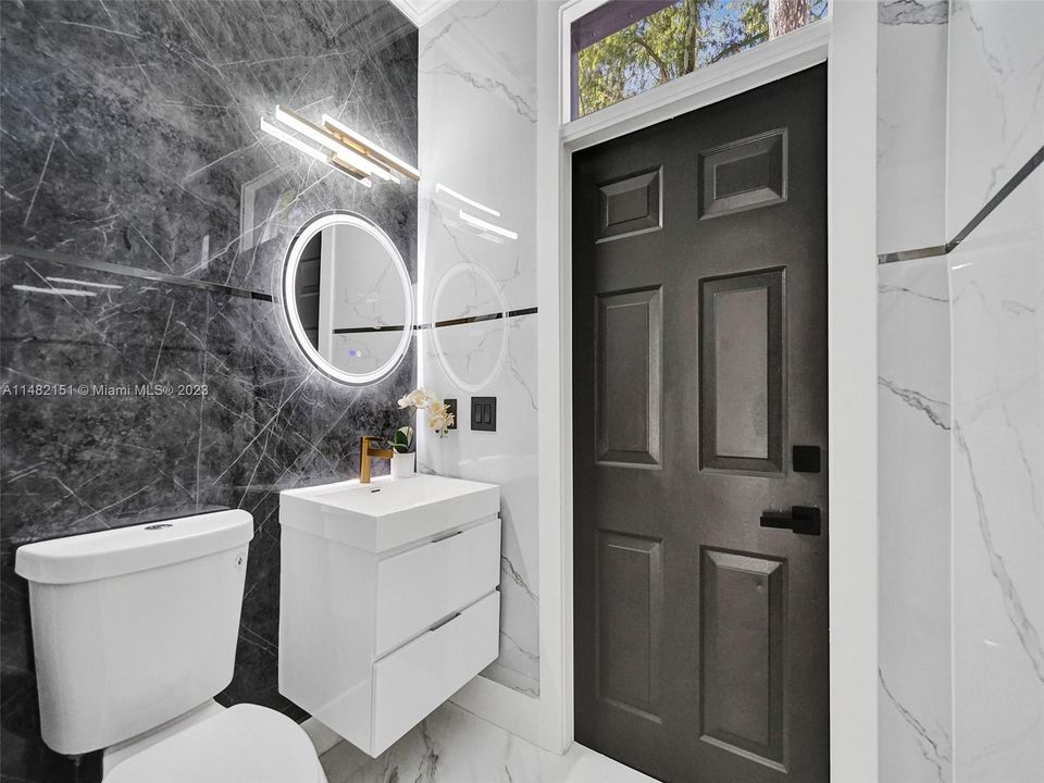 Recently Sold: $1,797,000 (5 beds, 3 baths, 4287 Square Feet)