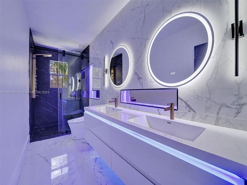 Recently Sold: $1,797,000 (5 beds, 3 baths, 4287 Square Feet)