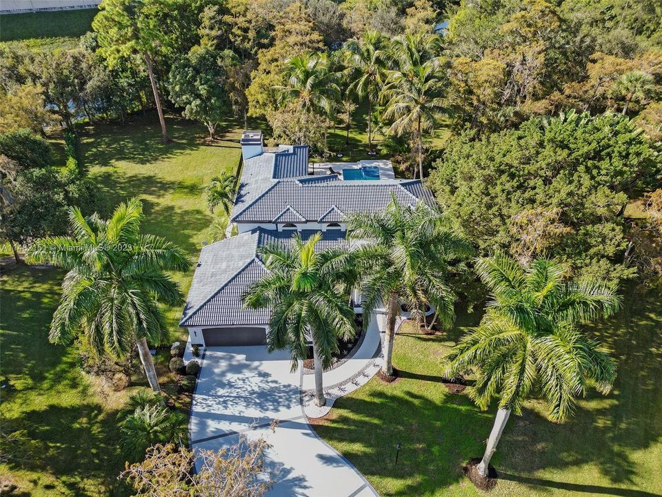 Recently Sold: $1,797,000 (5 beds, 3 baths, 4287 Square Feet)