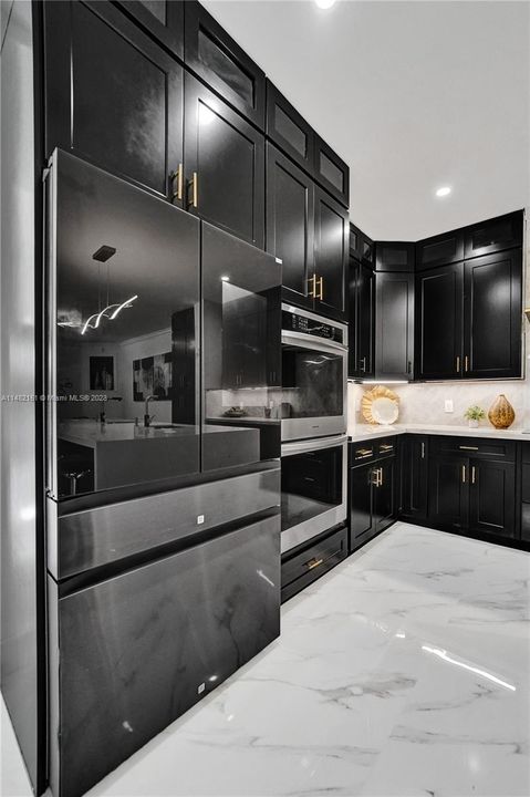 Recently Sold: $1,797,000 (5 beds, 3 baths, 4287 Square Feet)