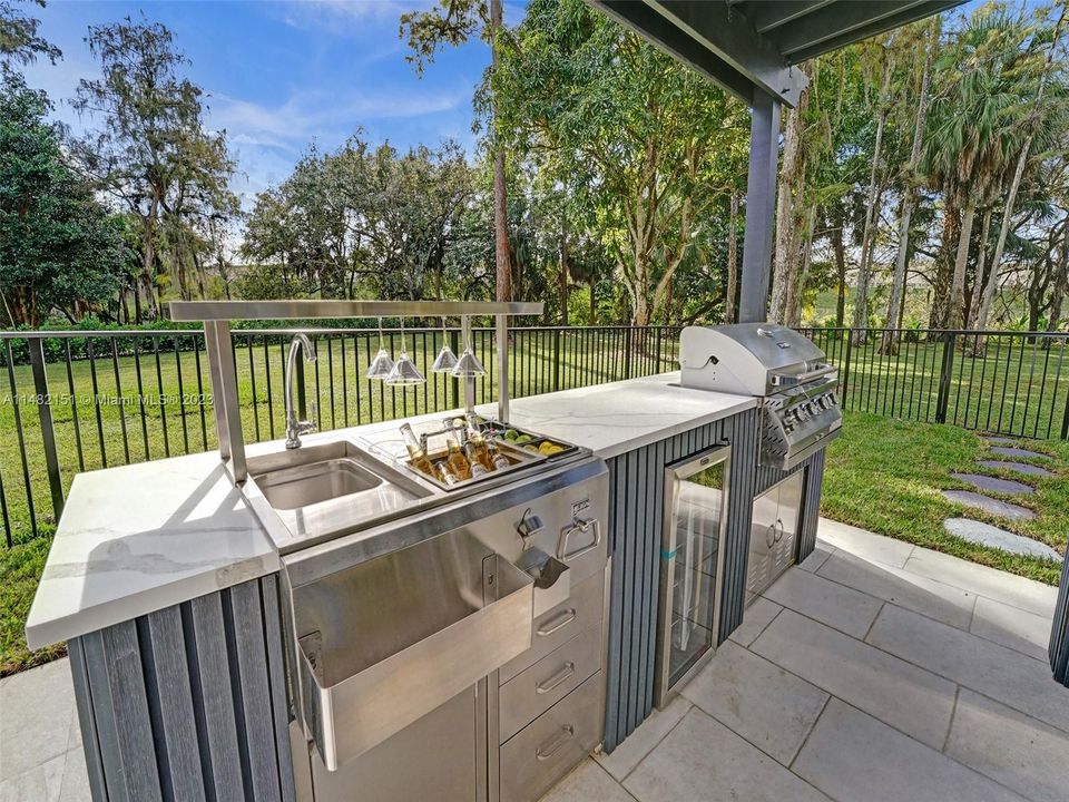 Recently Sold: $1,797,000 (5 beds, 3 baths, 4287 Square Feet)