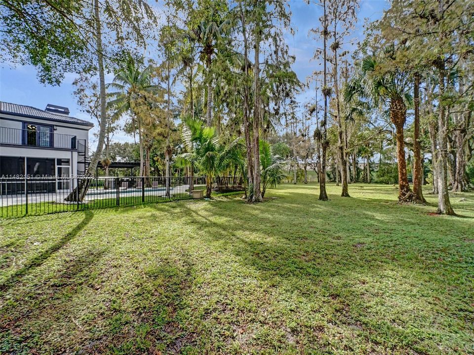 Recently Sold: $1,797,000 (5 beds, 3 baths, 4287 Square Feet)