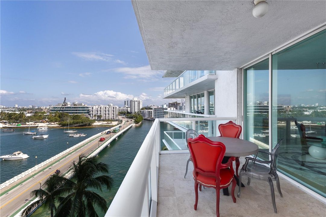 For Sale: $1,875,000 (2 beds, 2 baths, 1463 Square Feet)
